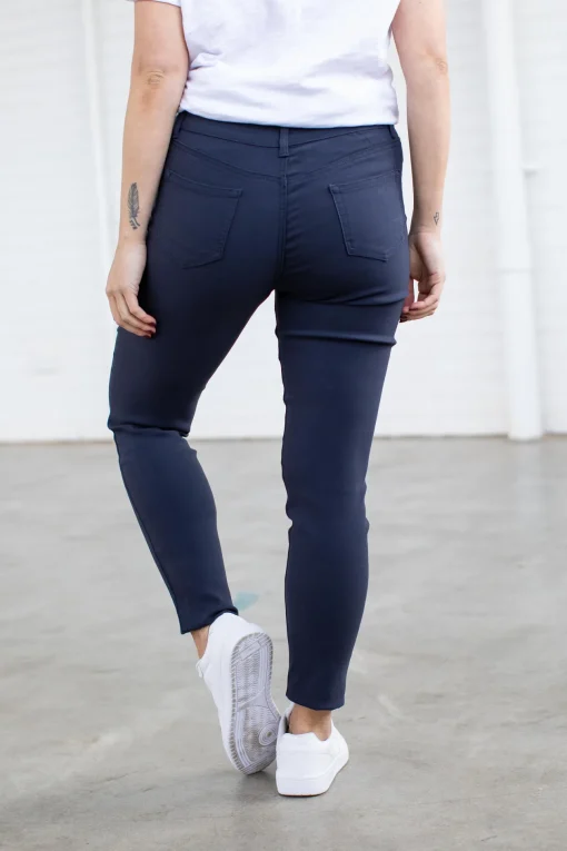 Austin Ultra Stretch Jean Pants in Navy