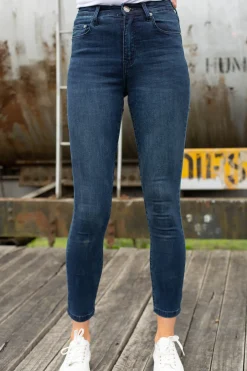 Billie Jeans in Dark Blue