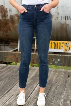 Billie Jeans in Dark Blue