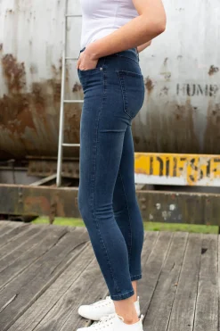 Billie Jeans in Dark Blue
