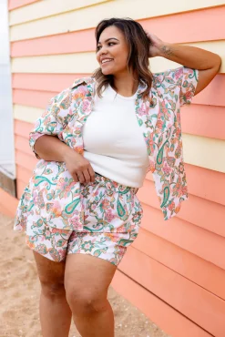 Harlow Linen Blend Shorts in Shay Paisley