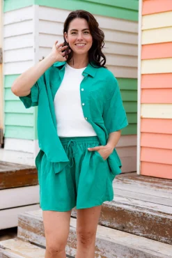 Harlow Linen Blend Shorts in Jade