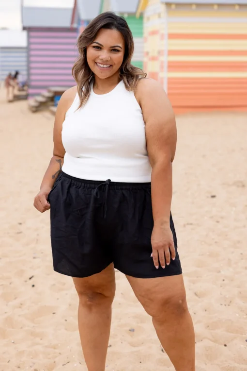 Harlow Linen Blend Shorts in Black