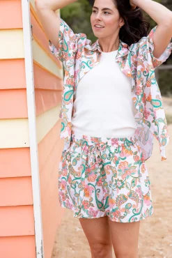 Harlow Linen Blend Shorts in Shay Paisley