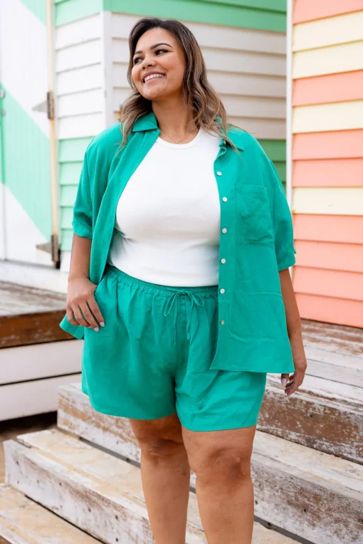 Harlow Linen Blend Shorts in Jade