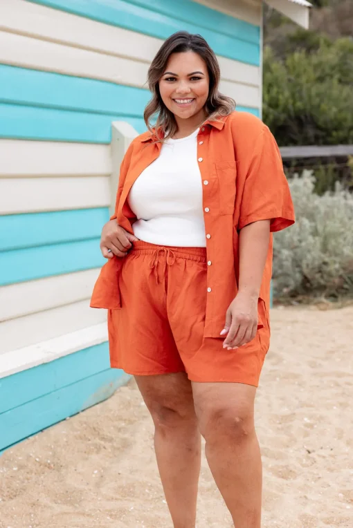 Harlow Linen Blend Shorts in Rust