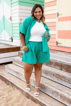 Harlow Linen Blend Shorts in Jade
