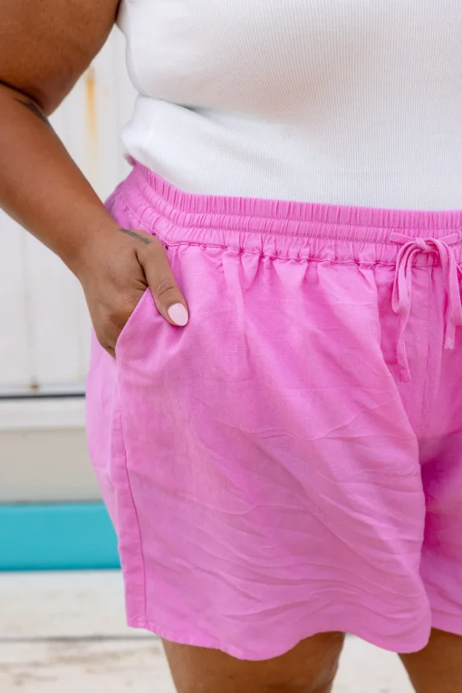 Harlow Linen Blend Shorts in Berry
