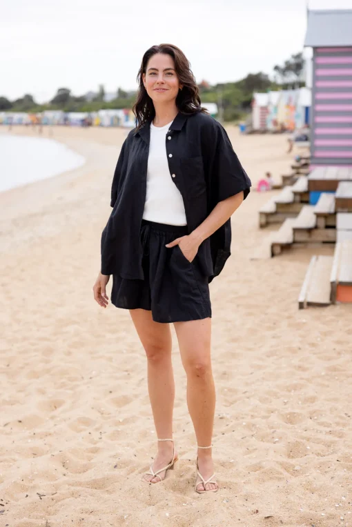Harlow Linen Blend Shorts in Black