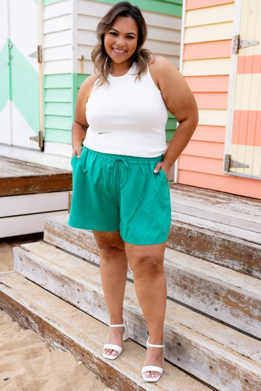 Harlow Linen Blend Shorts in Jade