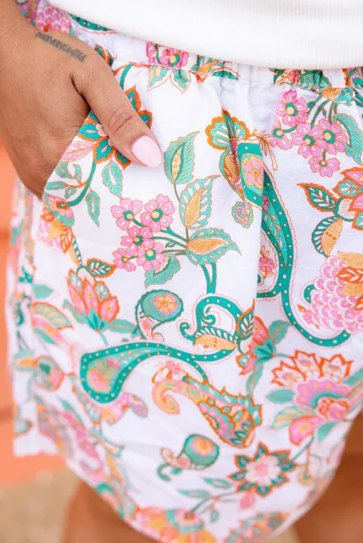 Harlow Linen Blend Shorts in Shay Paisley