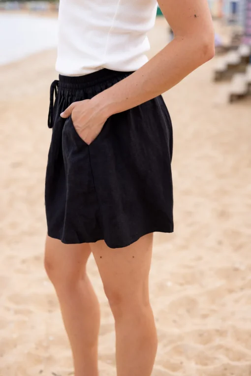 Harlow Linen Blend Shorts in Black