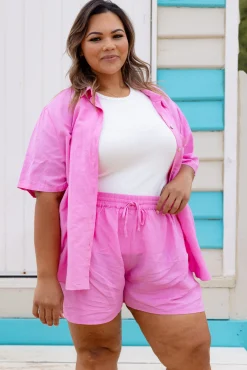 Harlow Linen Blend Shorts in Berry