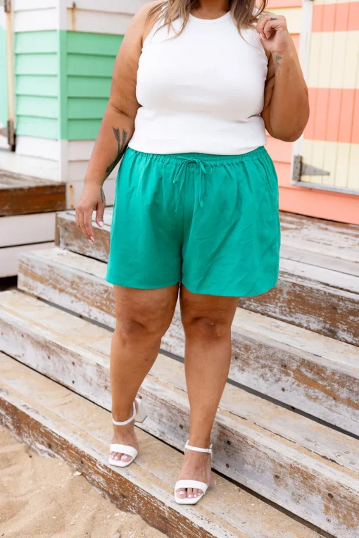 Harlow Linen Blend Shorts in Jade