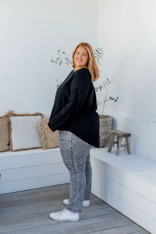 Kendall Long Sleeve Basic Top in Black