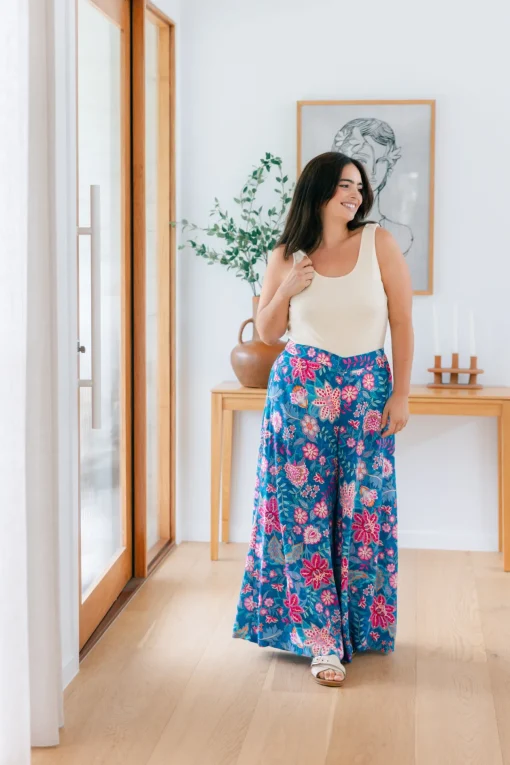 Larsa Pants in Paisley Floral