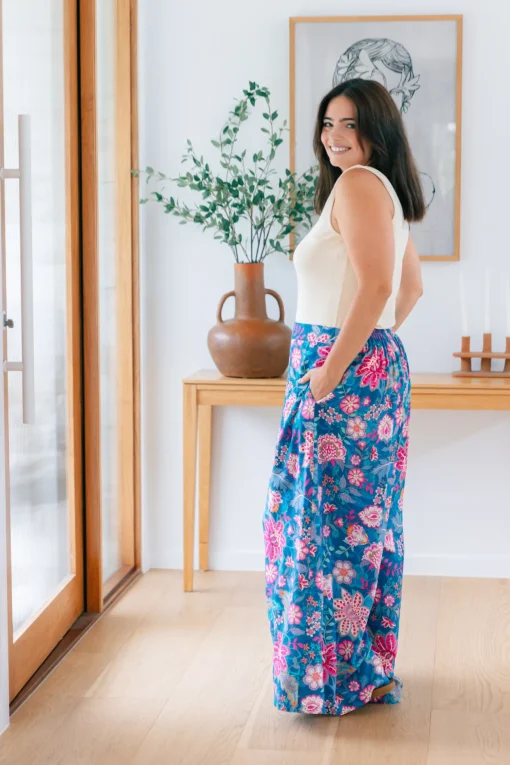 Larsa Pants in Paisley Floral