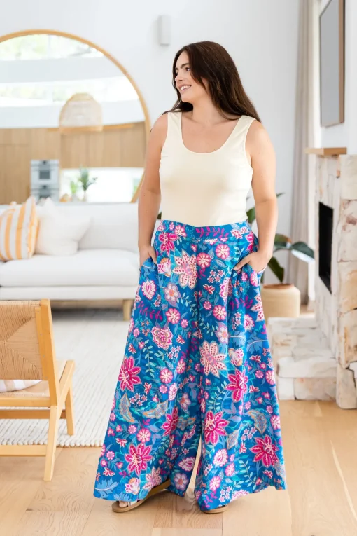 Larsa Pants in Paisley Floral