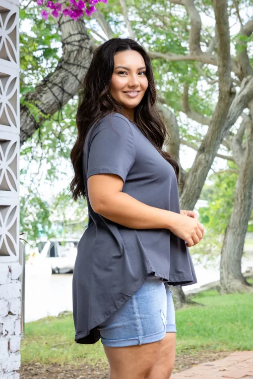 Macey Hi-Low T-Shirt in Charcoal