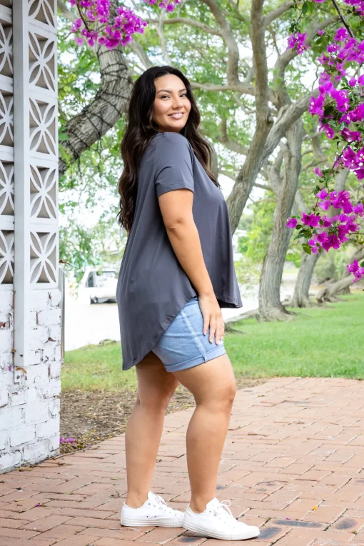 Macey Hi-Low T-Shirt in Charcoal