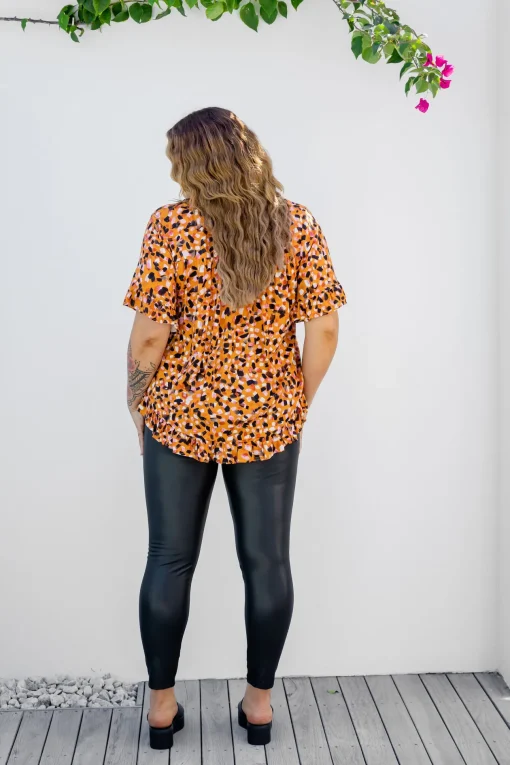 Natalie Frill Top in Brown Fleck