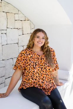 Natalie Frill Top in Brown Fleck