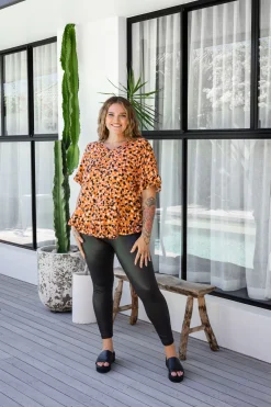 Natalie Frill Top in Brown Fleck