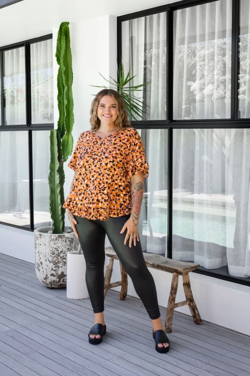 Natalie Frill Top in Brown Fleck