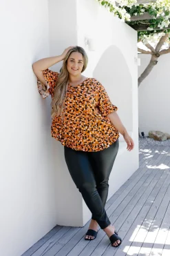 Natalie Frill Top in Brown Fleck