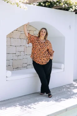 Natalie Frill Top in Brown Fleck