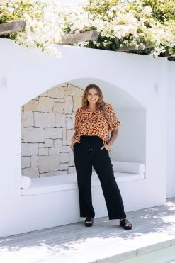 Natalie Frill Top in Brown Fleck
