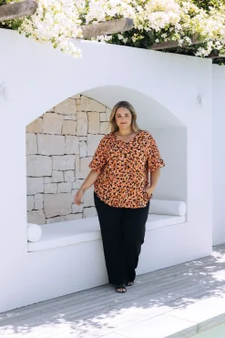 Natalie Frill Top in Brown Fleck