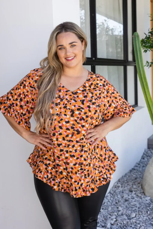 Natalie Frill Top in Brown Fleck