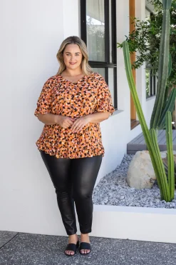 Natalie Frill Top in Brown Fleck