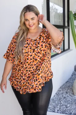 Natalie Frill Top in Brown Fleck