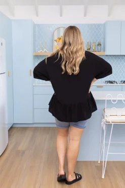 Peak Top in Black