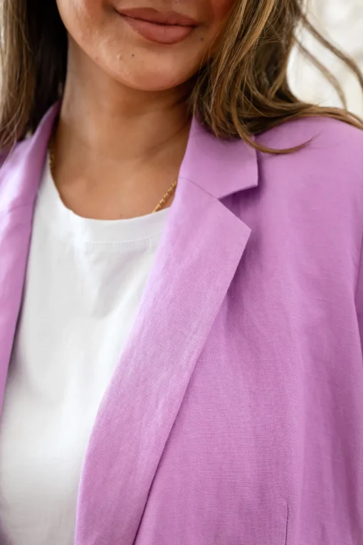 Tammy Linen Blend Blazer in Berry
