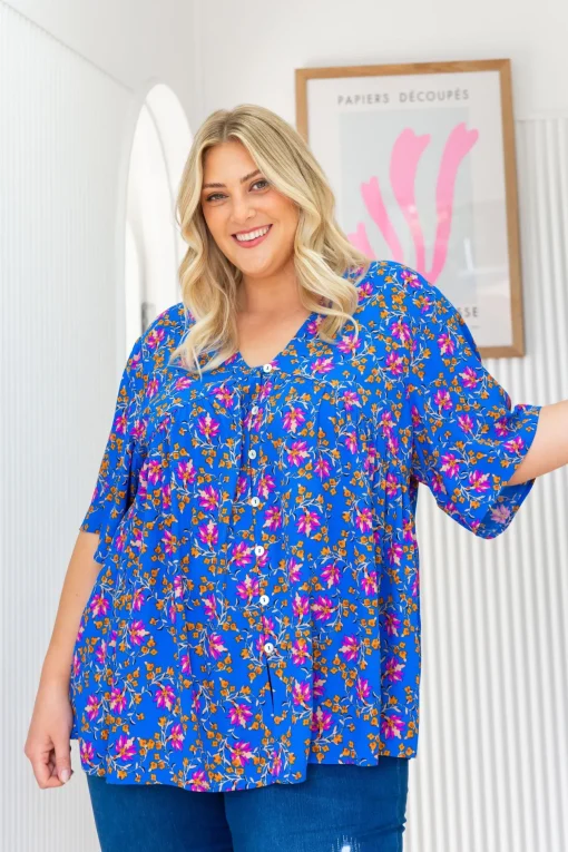 Tiggy Peak Top in Winter Blooms