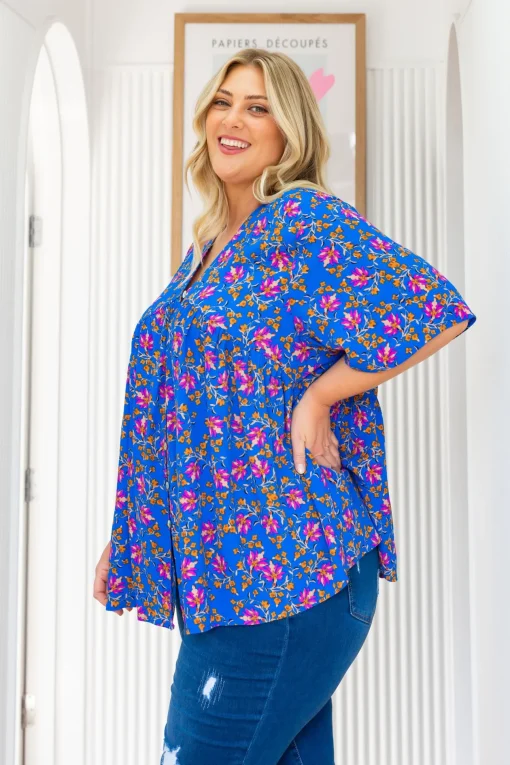 Tiggy Peak Top in Winter Blooms