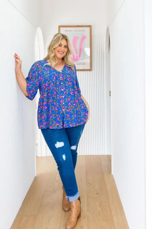 Tiggy Peak Top in Winter Blooms