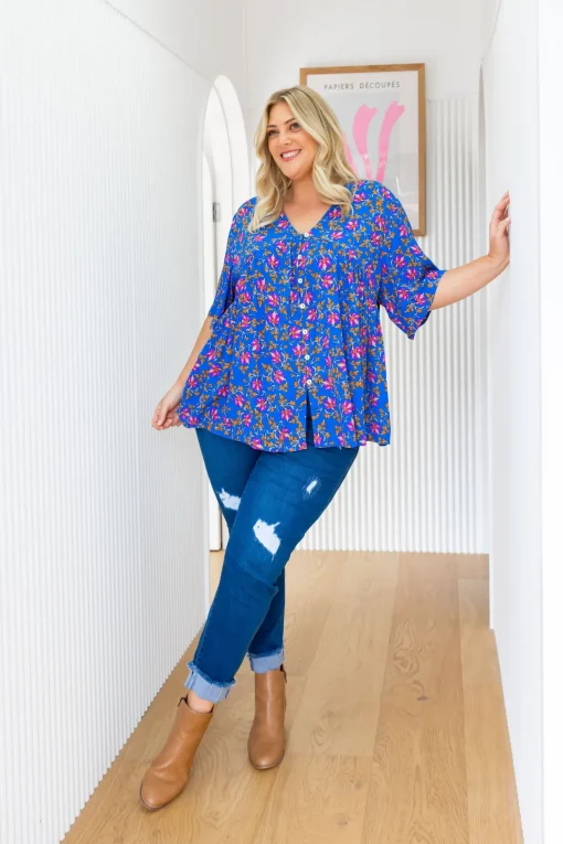Tiggy Peak Top in Winter Blooms
