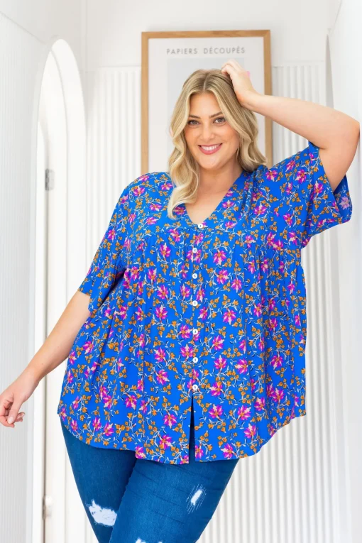 Tiggy Peak Top in Winter Blooms