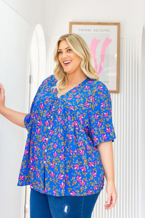 Tiggy Peak Top in Winter Blooms