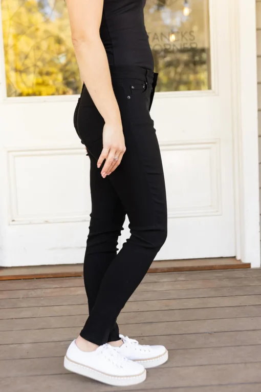 Tyler Jeans in Black