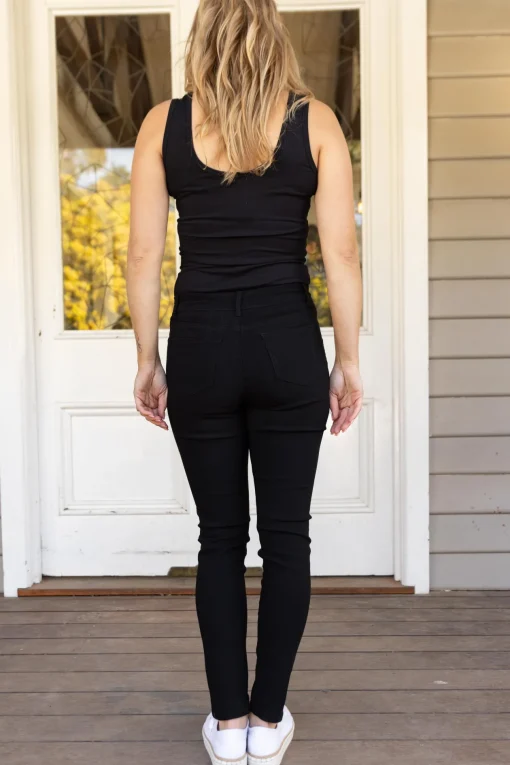 Tyler Jeans in Black