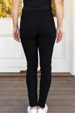 Tyler Jeans in Black