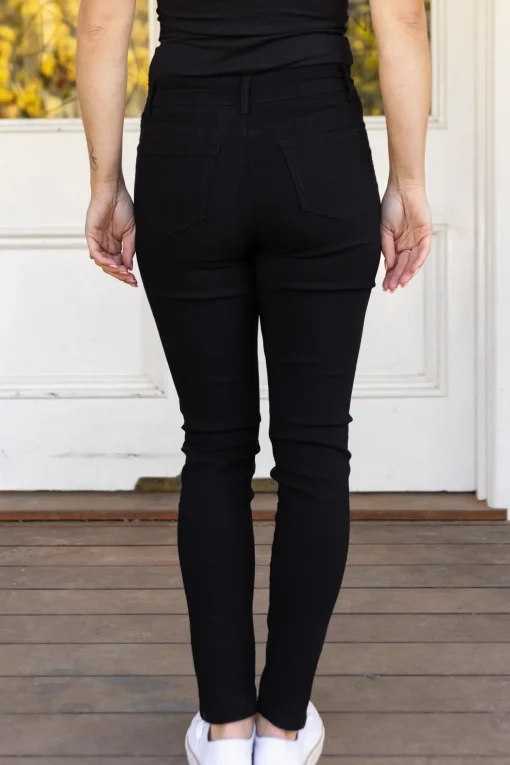 Tyler Jeans in Black