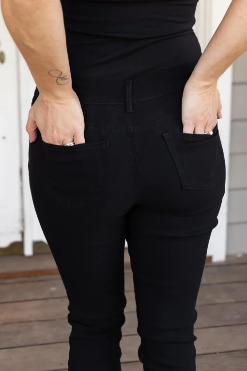 Tyler Jeans in Black